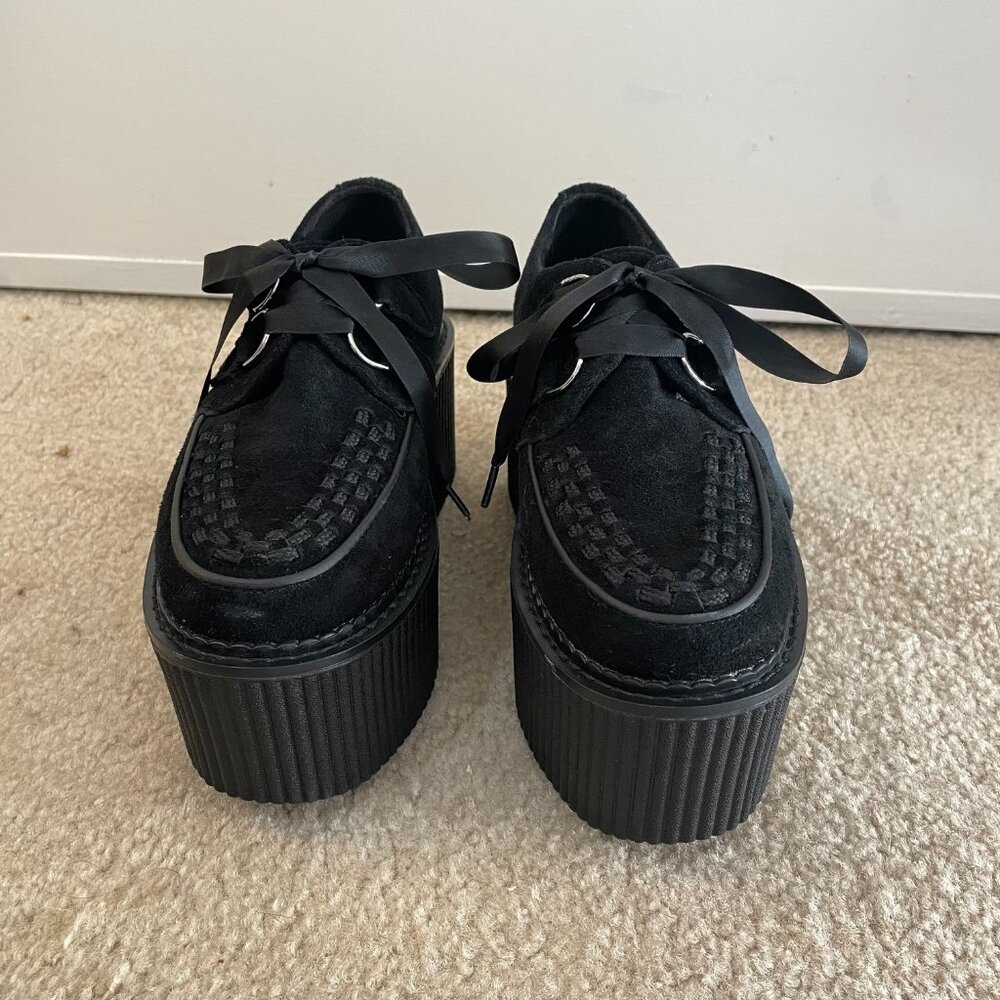 New TUK Black Suede Classic Stratocreeper Shoes with TUK Satin Laces - Picture 2 of 8